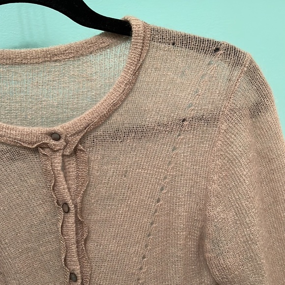 Dainty Taupe Cropped Cardigan with Opalescent Buttons, size S/M - Picture 3 of 6